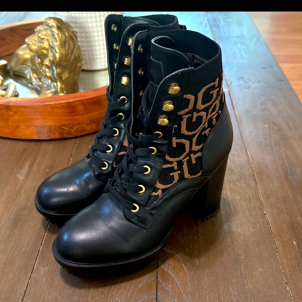 Guess boots